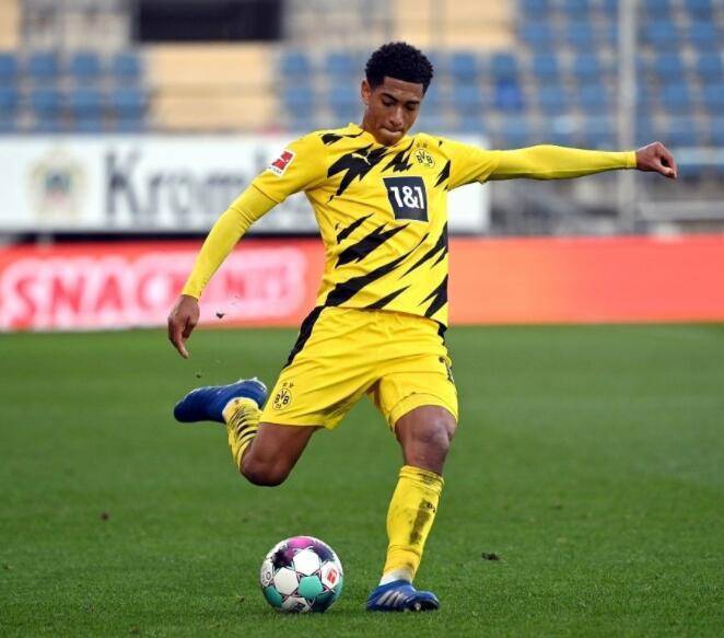 法尔克：赫内斯欣赏施洛特贝克，能否签下要看于帕的续约情况