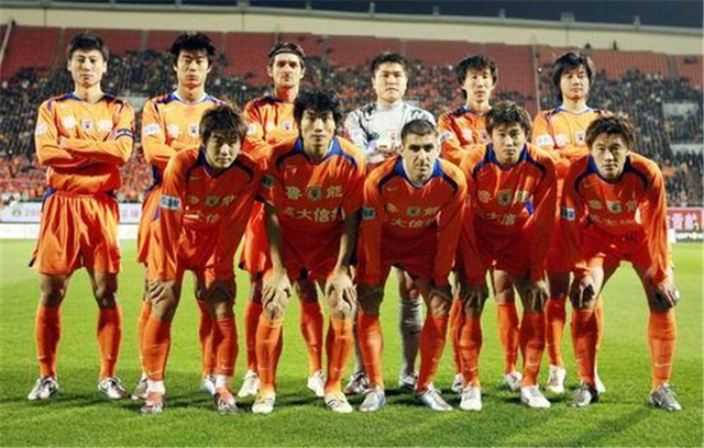 阿尔及利亚vs苏丹首发：马赫雷斯领衔！小齐达内、曼迪在列（阿尔及利亚战苏丹首发公布：马赫雷斯挂帅，小齐达内、曼迪入选）