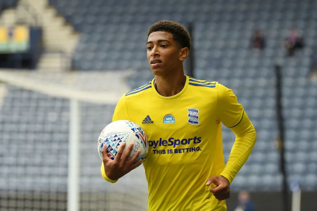 孔德数据：2次射门上演梅开二度好戏，97次传球3次抢断