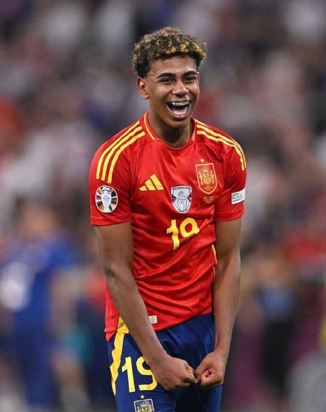 本赛季得分35+且罚球低于5次场次：小波特与库里并列最多