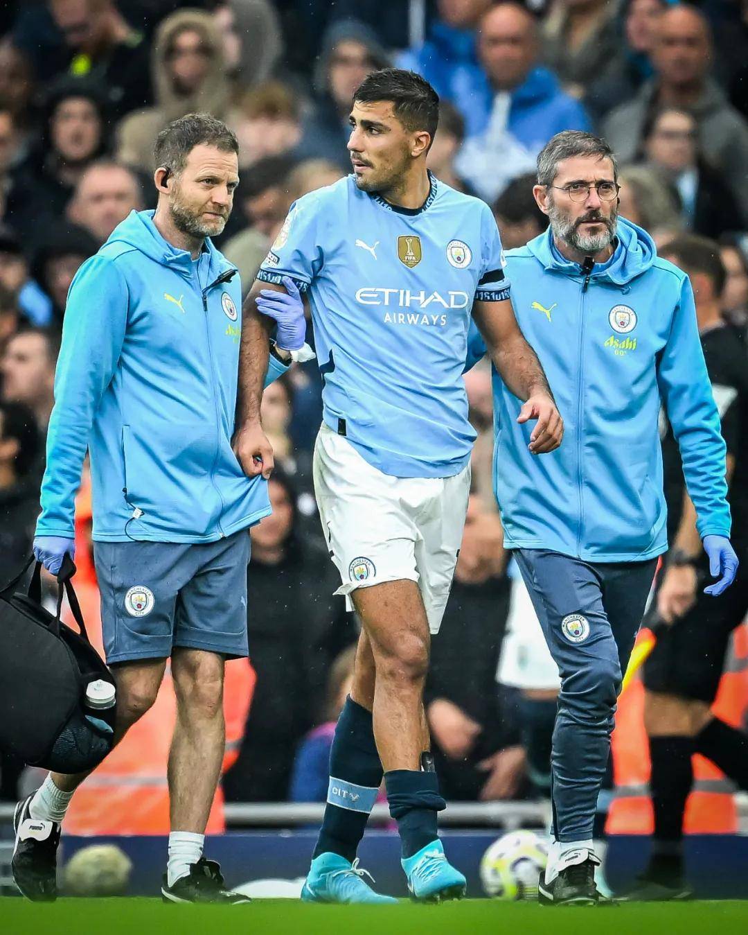 德天空：拜仁有意科索沃妖锋阿斯拉尼，双方已展开初步谈判（德天空：拜仁相中科索沃锋线新星阿斯拉尼，初步谈判已启动）