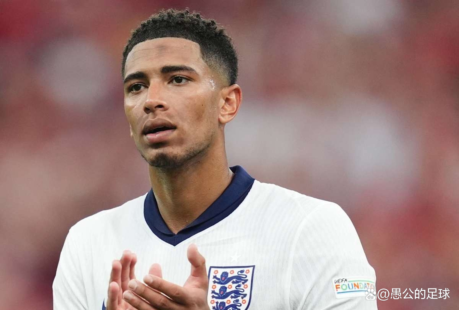 加里·内维尔：切尔西中轴线不够硬，距离赢得英超还很远