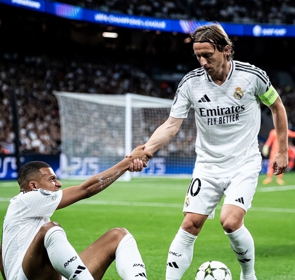 韩国11月大名单：孙兴慜、李刚仁领衔，曹圭成时隔20个月回归（韩国11月国家队名单出炉：孙兴慜、李刚仁领军，曹圭成阔别20个月归队）