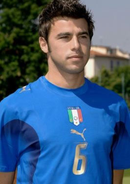 他终于被全世界看见了