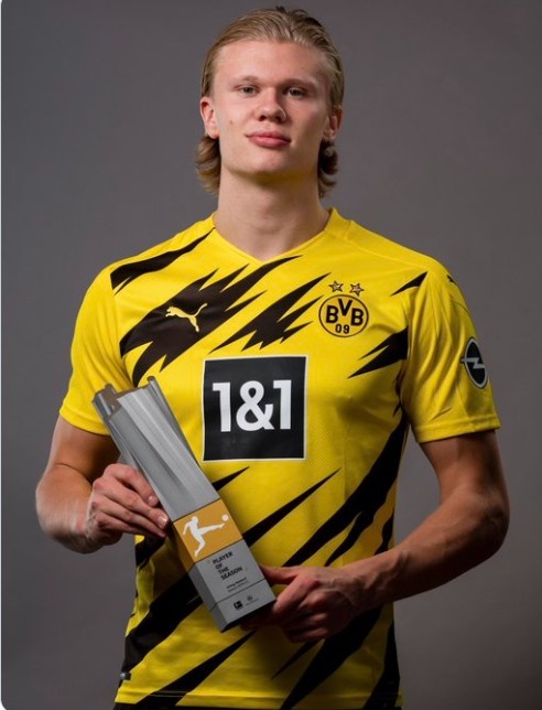 英超92家俱乐部总排名：利物浦领跑曼联紧随其后（英超92队综合排名：利物浦居首，曼联紧追其后）