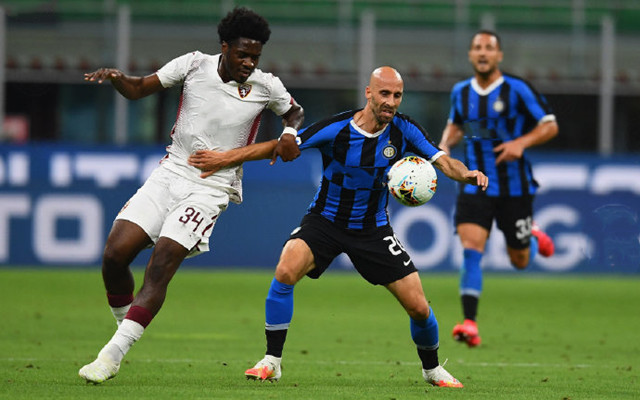 姆巴佩左腿肌肉不适缺席欧冠对阵曼城（左腿肌肉不适，姆巴佩无缘欧冠对阵曼城）