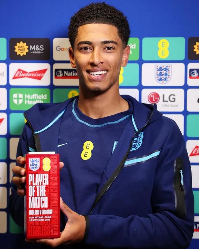 天空：利物浦对伊萨克报价超过1亿镑，纽卡对其估价为1.5亿镑