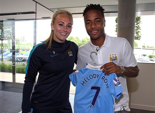 王哲林17分 CBA俱乐部杯上海男篮111-72战胜四川 杜智博23分