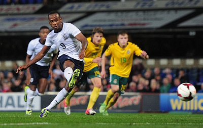 亚特兰大4-0十人热那亚晋级意杯8强，吉姆西蒂、德容恩破门