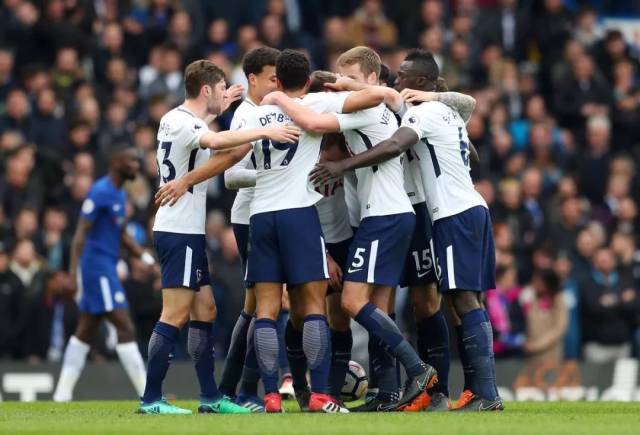 首节哑火随后迅速调整，里夫斯背靠背两战轰下80分